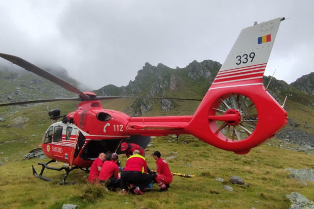 fetita de 9 ani gasita ranita si inconstienta la balea lac a fost preluata de urgenta cu un elicopter smurd 68a47e8d64dea