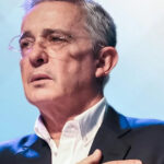 fostul presedinte al columbiei alvaro uribe condamnat la 12 ani de arest la domiciliu 688daabf999b9