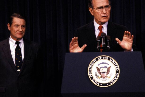 foto a murit singurul om care a fost si directorul fbi si directorul cia william h webster avea 101 ani 689704a702ab2