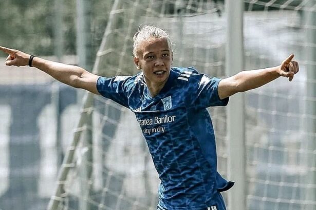 foto fcu craiova a debutat in liga 3 cu noul haaland pe teren si blanuta titular 68b44f7173df6