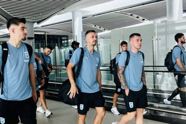 foto universitatea craiova a ajuns la istanbul meci dificil pentru elevii lui mirel radoi 68a5abd479ee9