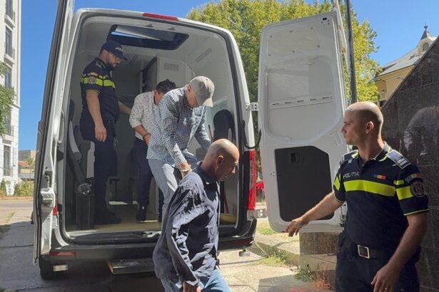 foto video arestatii din dosarul fabrica de mosteniri au ajuns la curtea de apel constanta 68b03a8055903