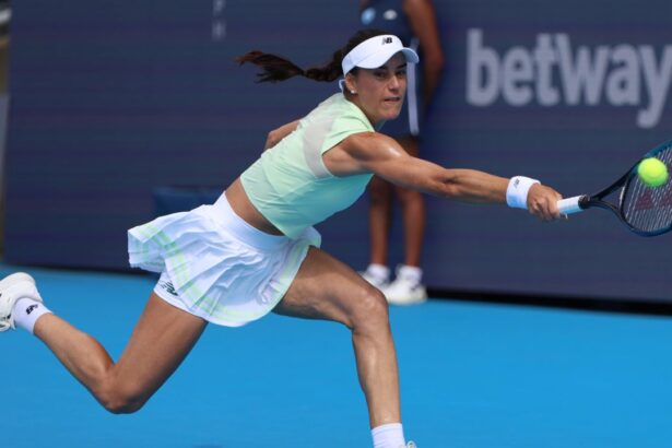 galerie foto au recunoscut superioritatea ce au scris americanii despre trofeul castigat de sorana cirstea la cleveland 68aae3d45b3ae