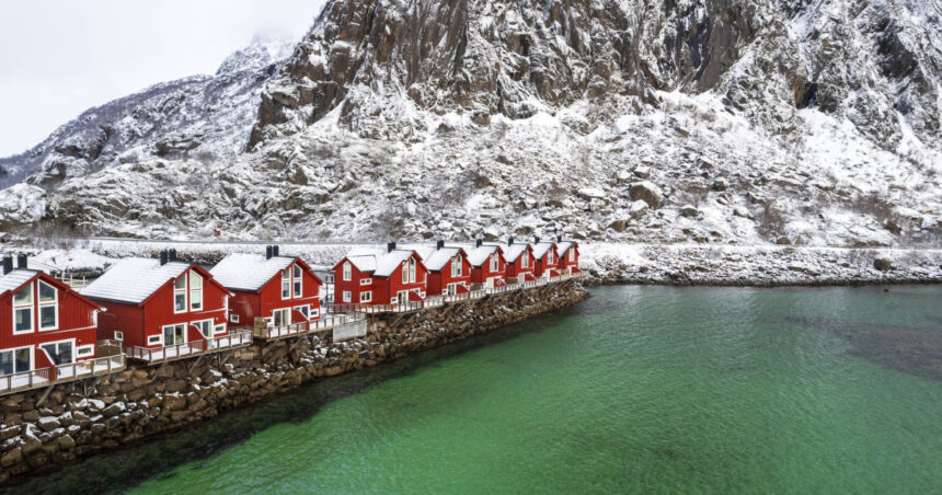 Cele mai frumoase insule din lume sunt în pericol. Turismul excesiv a ajuns aproape de Polul Nord. 1 galerie foto cele mai frumoase insule din lume sunt in pericol turismul excesiv a ajuns aproape de polul nord 688f6d5462443