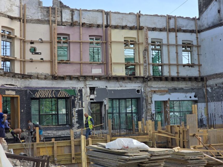 galerie foto fostul hotel central din constanta in plin proces de reabilitare se consolideaza fundatia 68a5a1d62fe0b
