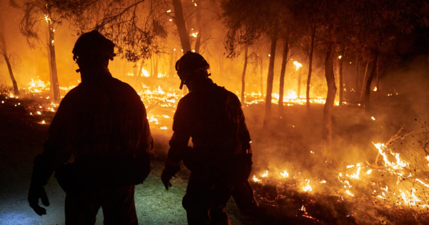 galerie foto incendiile de vegetatie fac ravagii in nord vestul spaniei peste 1000 de persoane evacuate sit unesco in pericol 6899c07c8d84d