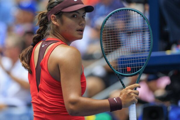 galerie foto irezistibila emma raducanu a ajuns in pasi de vals in turul trei la us open ce a spus despre tunsoarea lui alcaraz 68b0031661272