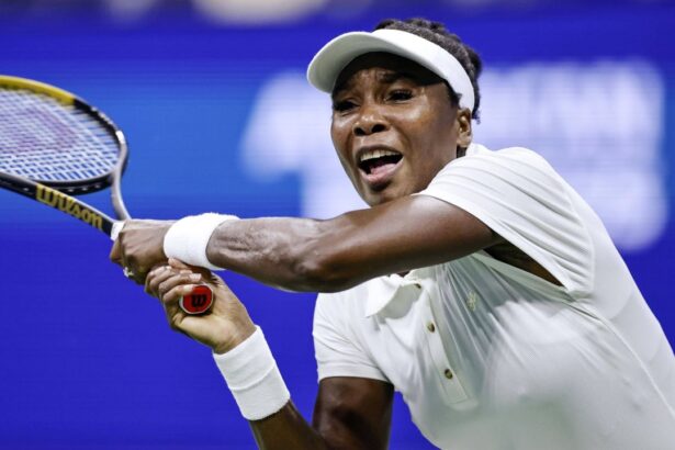 galerie foto la 45 de ani venus williams a castigat un meci la us open 2025 cati ani au trecut de la precedenta victorie in proba de dublu 68b1be06bb9f2