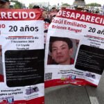 galerie foto mii de oameni au iesit in strada in mexic pentru cei 130 000 de disparuti persoanele de negasit o criza in statul latino american 68b43abe0fd2e