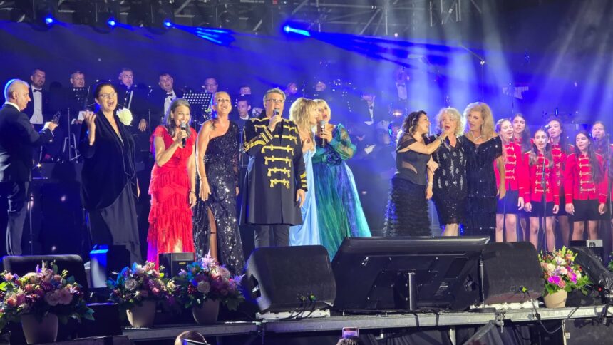 galerie foto prima zi a festivalului de la mamaia o adevarata sarbatoare la mal de mare florin mitroi de peste 60 de ani acest festival aduce bucurie si mandrie romanilor 68a9b3a2a5091