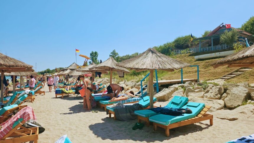 iata firmele reclamate ca functionau ilegal pe plaja tuzla activitatea economica era deja suspendata de anpc 6899f925603f6