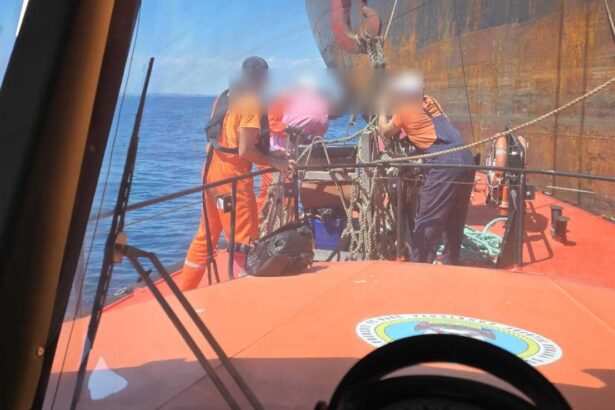 interventie de urgenta pe mare sar artemis in misiune medevac in rada portului constanta 688e859557821