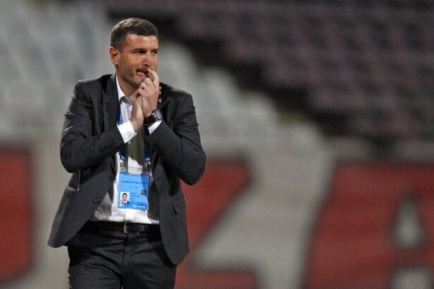 laszlo balint a rabufnit dupa slobozia otelul 0 0 e un pericol pentru jucatori sunt pietre pe teren nu e de superliga 689104687e860