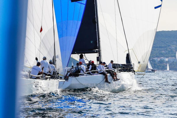 litoralul romanesc se transforma in arena pentru campioni romania cup final regatta 2025 aduce adrenalina pe valurile marii 68a8080504365