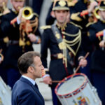 macron a fost acuzat ca a platit figuranti pentru a l aplauda la ceremoniile din 14 iulie reactie ironica de la palatul elysee 68adc9bb4bb1c