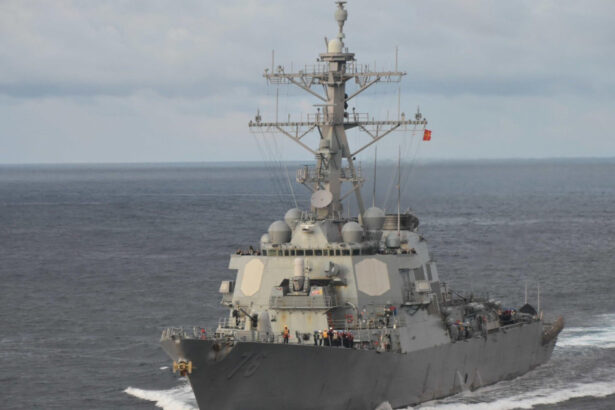 marina chineza pretinde ca a alungat un distrugator american dintr o zona disputata din marea chinei de sud 689c248adcbb1