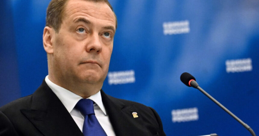 mesajul ironic al lui medvedev dupa ce trump i a spus lui zelenski ca sua vor ajuta la garantarea securitatii ucrainei 68a44925a8a8f