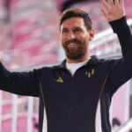 messi semneaza anuntul presei din strainatate 688dca23edef8
