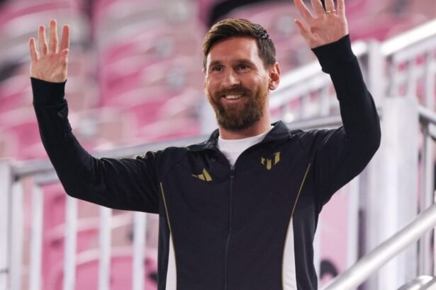 messi semneaza anuntul presei din strainatate 688dca23edef8