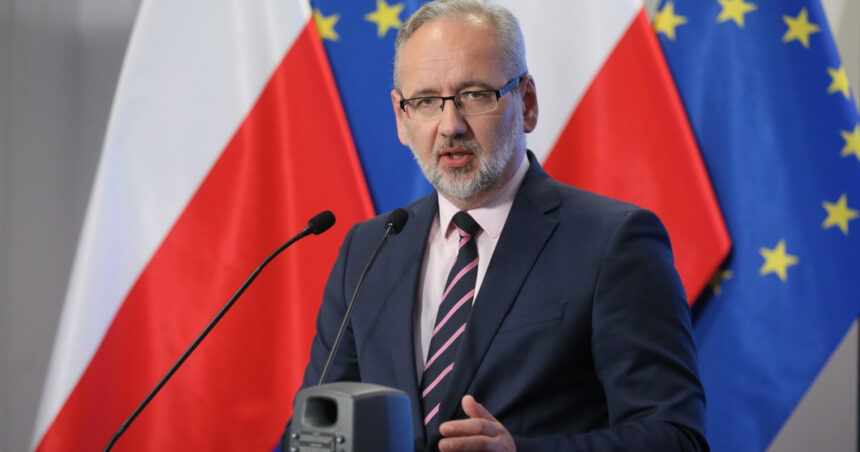 moarte tradatorilor patriei fostul ministru polonez al sanatatii a fost batut din cauza masurilor sale din pandemia de covid 19 68b0509263abc