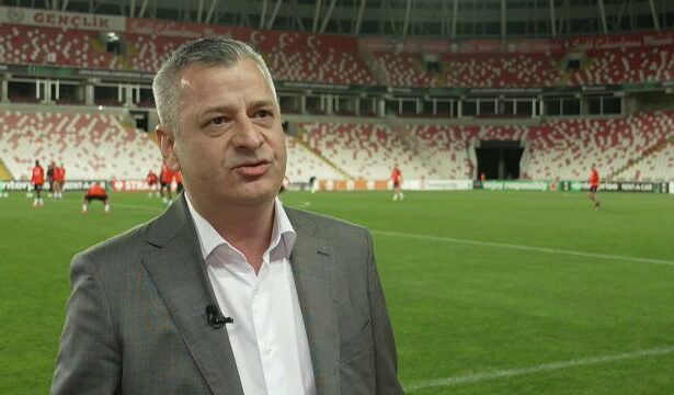 mutare fulger in gruia dupa plecarea lui dan petrescu ioan varga s a inteles cu antrenorul care a reusit eventul cu cfr cluj 68a8800448d48