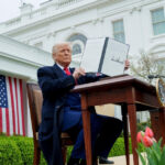 noile tarife americane lovesc de astazi zeci de tari trump promite ca vor curge miliarde in sua 68944db06ed1e