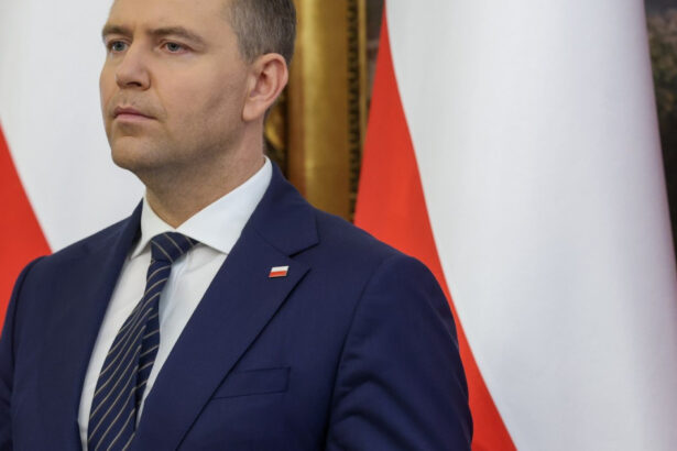noul presedinte al poloniei controversatul karol nawrocki depune juramantul miercuri risc de blocaj politic in urmatorii ani 6892ea4998563