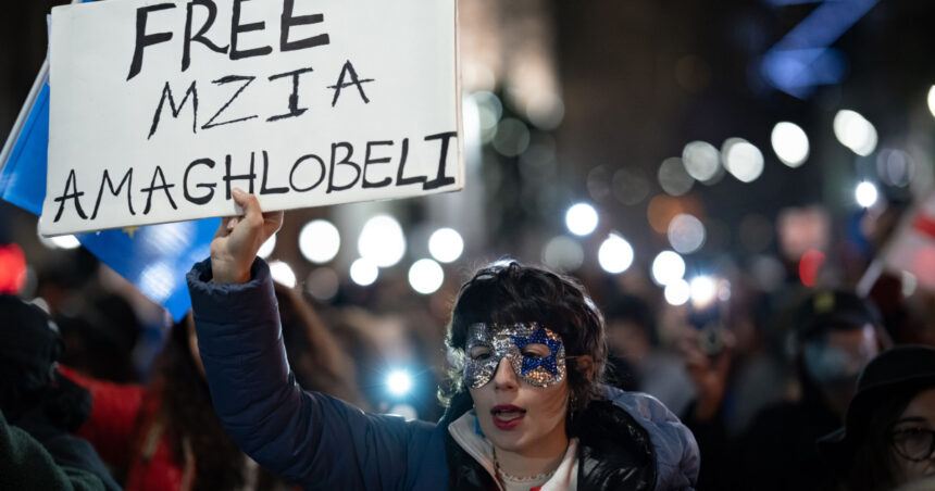o jurnalista din georgia a fost condamnata la 2 ani de inchisoare pentru ca a lovit un politist 6893aba0c280e