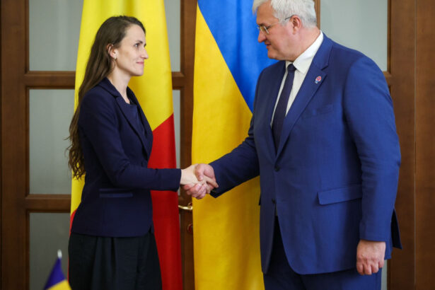 oana toiu intalnire cu omologul ucrainean ministra de externe a subliniat importanta protejarii drepturilor minoritatilor nationale 68959607eb8cd
