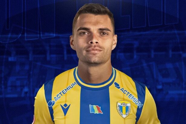 oficial cosmarul fcsb ului la petrolul bienvenido 68a618c71c6dc