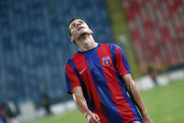 oficial la 36 de ani razvan ochirosii a semnat in spania unde evolueaza fostul pusti minune al fcsb ului 68a73c930f530