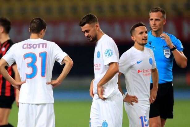 oficial ovidiu perianu prezentat astazi in superliga faceti cunostinta cu noul nostru mijlocas 6897244b1701f