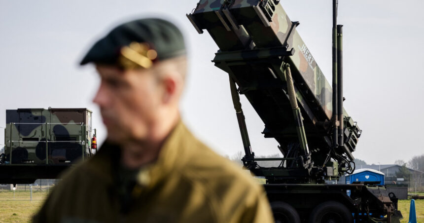 olanda va trimite 300 de soldati cu sisteme patriot in polonia pentru a proteja livrarile de arme catre ucraina 68a627028e370