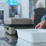 pasagerii de pe aeroportul otopeni vor putea calatori cu recipiente de lichide mai mari in bagajele de mana termenul anuntat de cnab 68a9caad4bc81