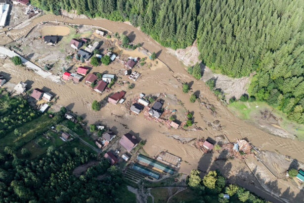 pericol de inundatii pe rauri din trei judete pana la miezul noptii risc ridicat pe mures 68a48ca41a3c8
