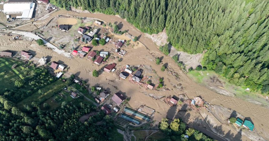 pericol de inundatii pe rauri din trei judete pana la miezul noptii risc ridicat pe mures 68a48ca41a3c8