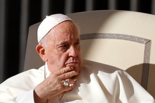 politia italiana anunta ca a arestat un barbat pentru un complot de asasinare a fostului papa francisc 68b1b49009d44