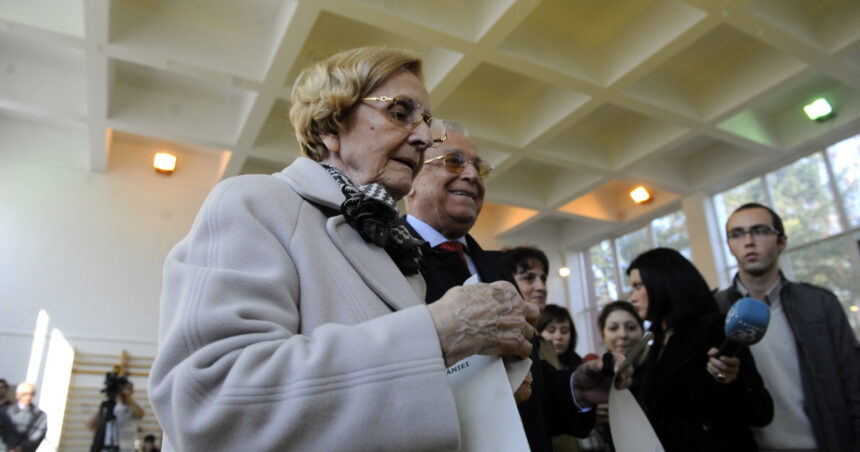 primul mesaj public al ninei iliescu dupa moartea fostului presedinte ce mesaj le a transmis celor care l au condus pe ultimul drum 6894b9bd53c8e
