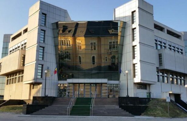 proteste in justitie fata de noua lege a pensiilor de serviciu magistratii constanteni au suspendat solutionarea cauzelor 68ae14d03b1ab
