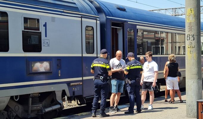reprezentantii cfr si politistii constanteni actiuni in statiile de cale ferata au aplicat peste 100 de amenzi 689b446501a3c