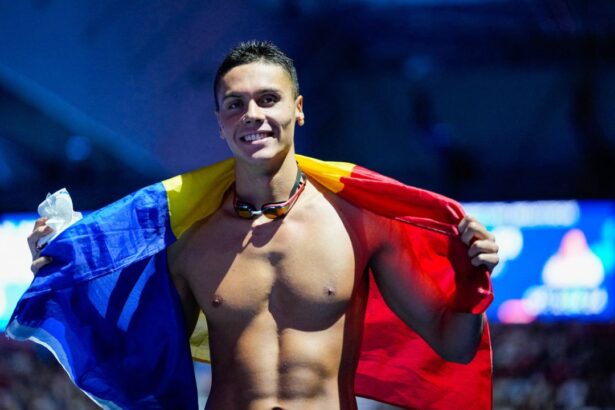 romanii alaturi de david popovici ce a simtit camelia potec in timpul campionatului mondial de natatie din singapore 688f4966a0d6e