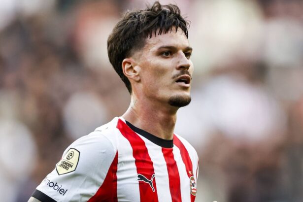 sa se teama dennis man ce a spus antrenorul lui psv dupa debutul romanului in olanda 68aa1eda322ae