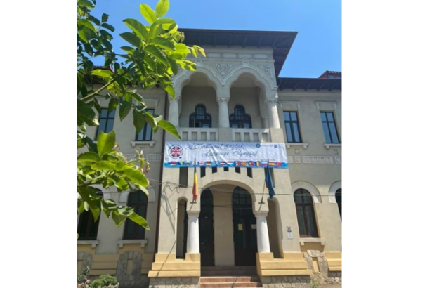 sase firme vor sa se ocupe de contractul de 35 milioane de euro pentru reabilitarea colegiului pedagogic din constanta vezi aici care sunt acestea 68aaae2d75a44
