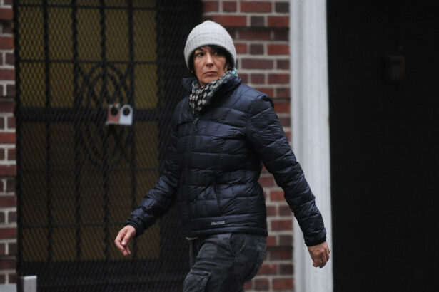 scandalul epstein ghislaine maxwell mutata intr un penitenciar cu regim mai lejer trump spune ca nu i a fost cerut sa o gratieze 688db9ade9663