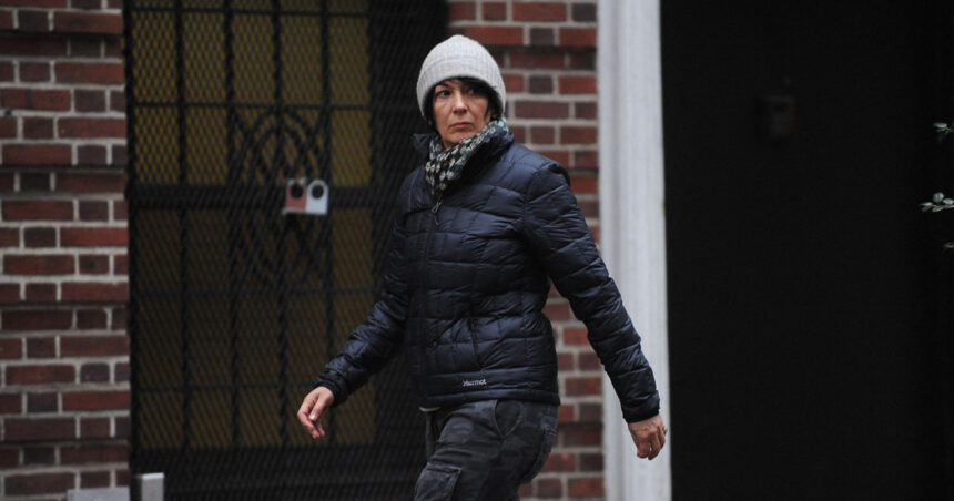 scandalul epstein ghislaine maxwell mutata intr un penitenciar cu regim mai lejer trump spune ca nu i a fost cerut sa o gratieze 688db9ade9663