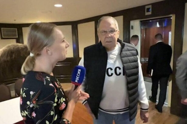 serghei lavrov spune ca marco rubio a apreciat bluza inscriptionata cu urss pe care a purtat o in alaska exista o istorie 68a48f420ec52