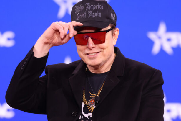 tesla il premiaza pe elon musk cu actiuni in valoare de zeci de miliarde de dolari pentru a l mentine la conducere il va stimula 6890b046c58e4