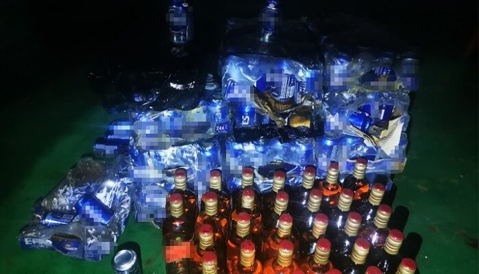 tigari si bauturi alcoolice ascunse pe o nava descoperite de politistii de frontiera 6899cfa9e9e6c