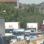 trafic aglomerat pe dn 39 catre si dinspre vama veche circulatia este ingreunata din cauza unui accident intre un autocar si 4 masini 688f1c73a5bba
