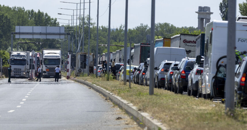 trafic intens pe podul prieteniei de la giurgiu ce rute alternative au soferii romani care merg in bulgaria pentru a evita aglomeratia 689083816f91f